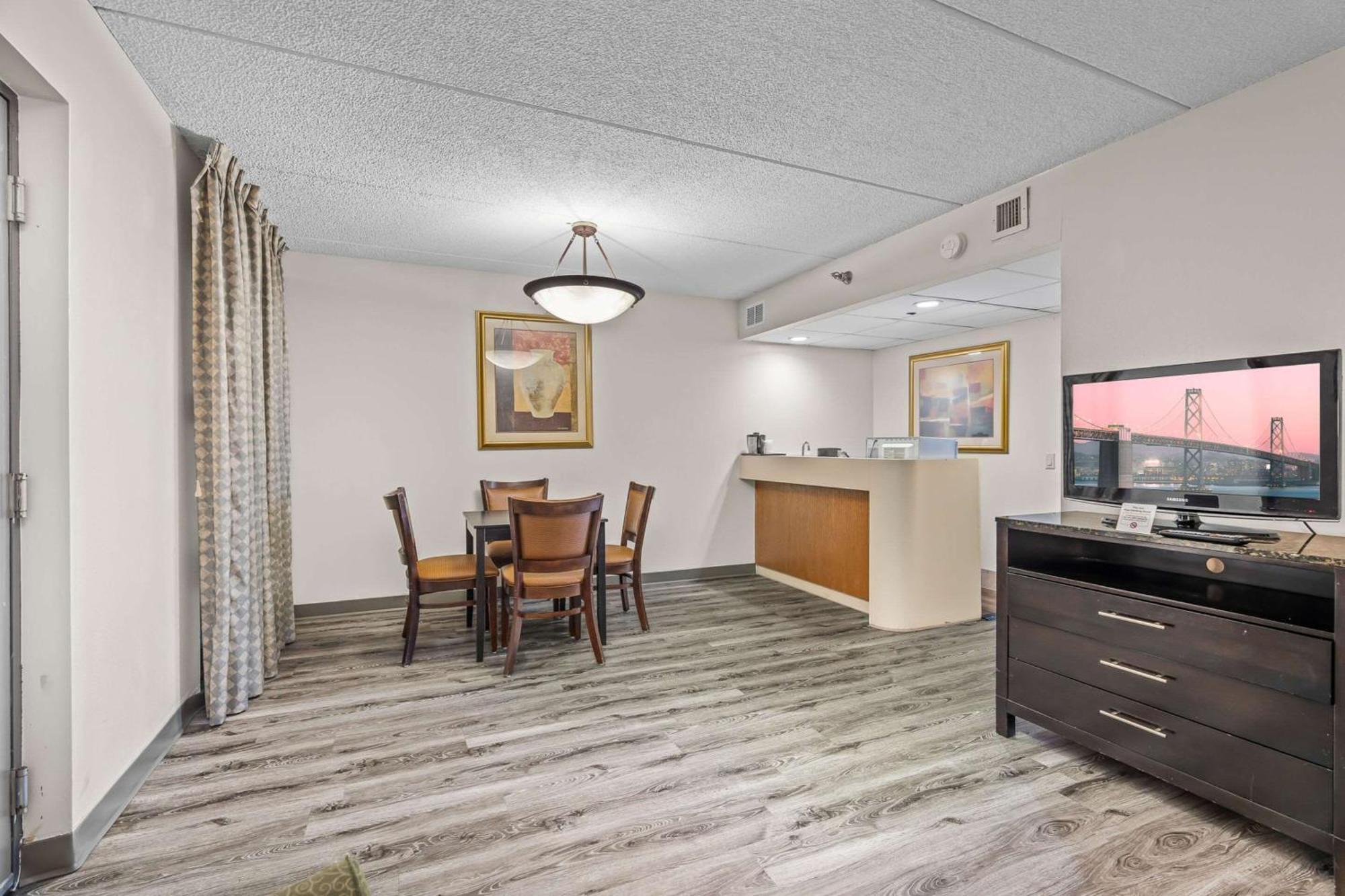 Quality Inn & Suites Mall Of America - Msp Airport Bloomington Exteriér fotografie